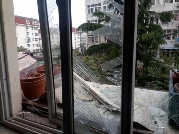 突發(fā)！青島一居民樓發(fā)生爆燃！已造1人死亡，7人受傷！3公里外有震感…