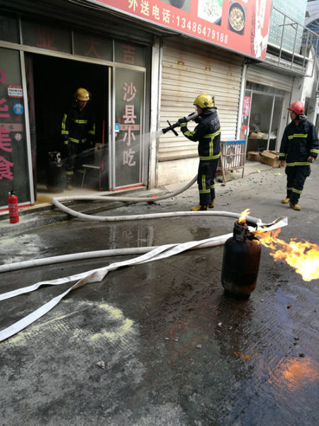 圖為：事故現(xiàn)場(chǎng)。消防供圖